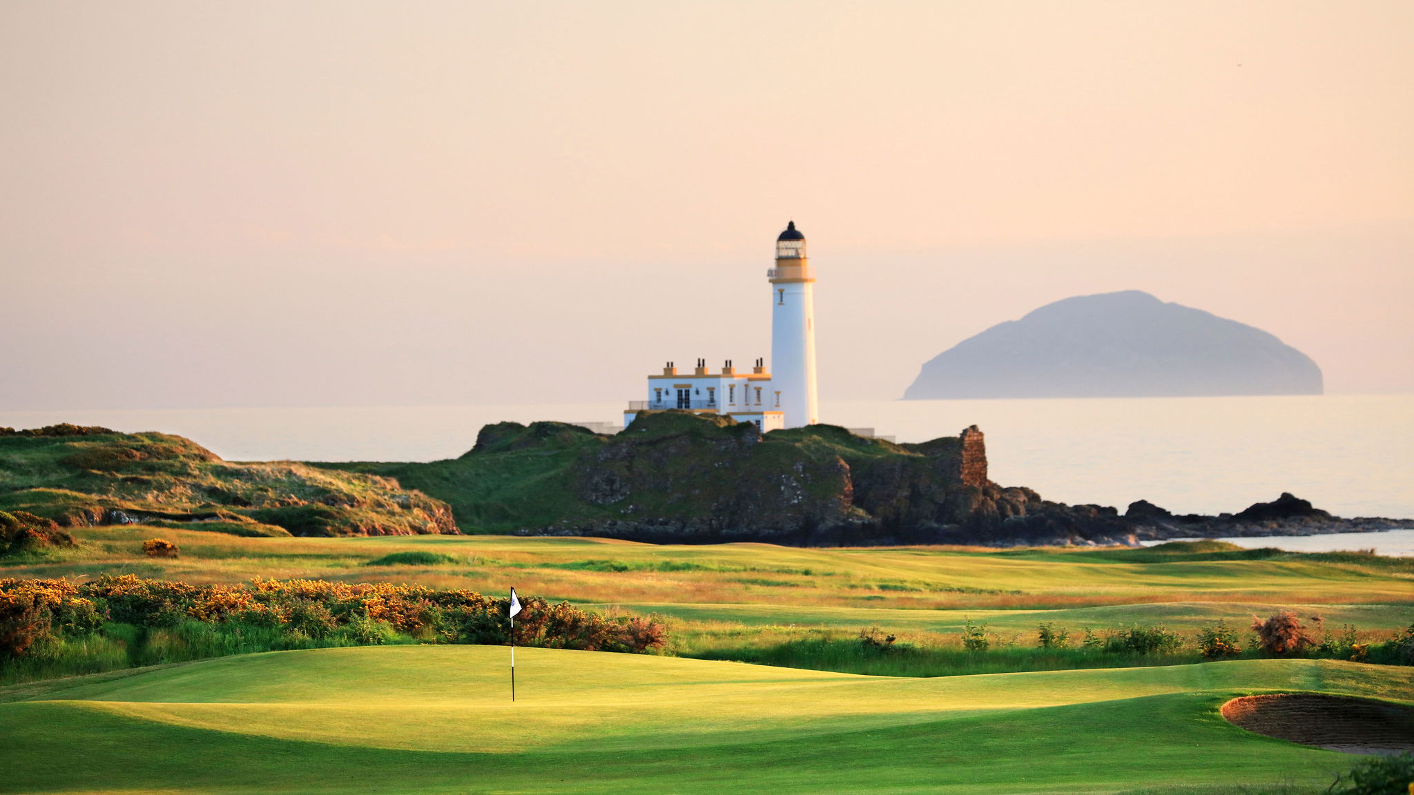 The King Robert the Bruce course offers stunning coastal views